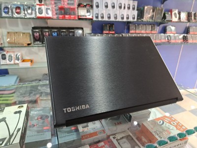 Toshiba  USED I3